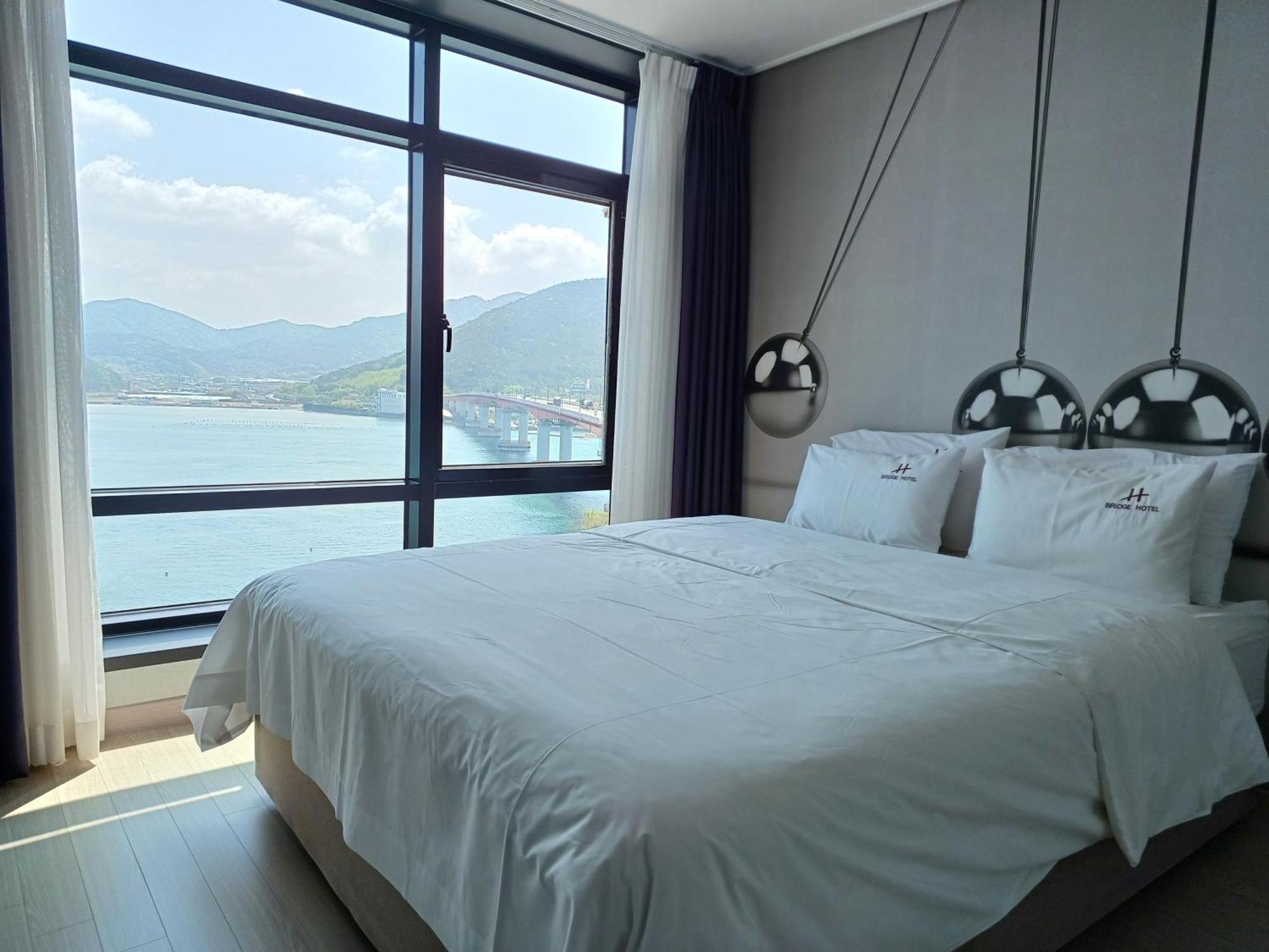 Tongyeong Bridge Hotel Exterior foto