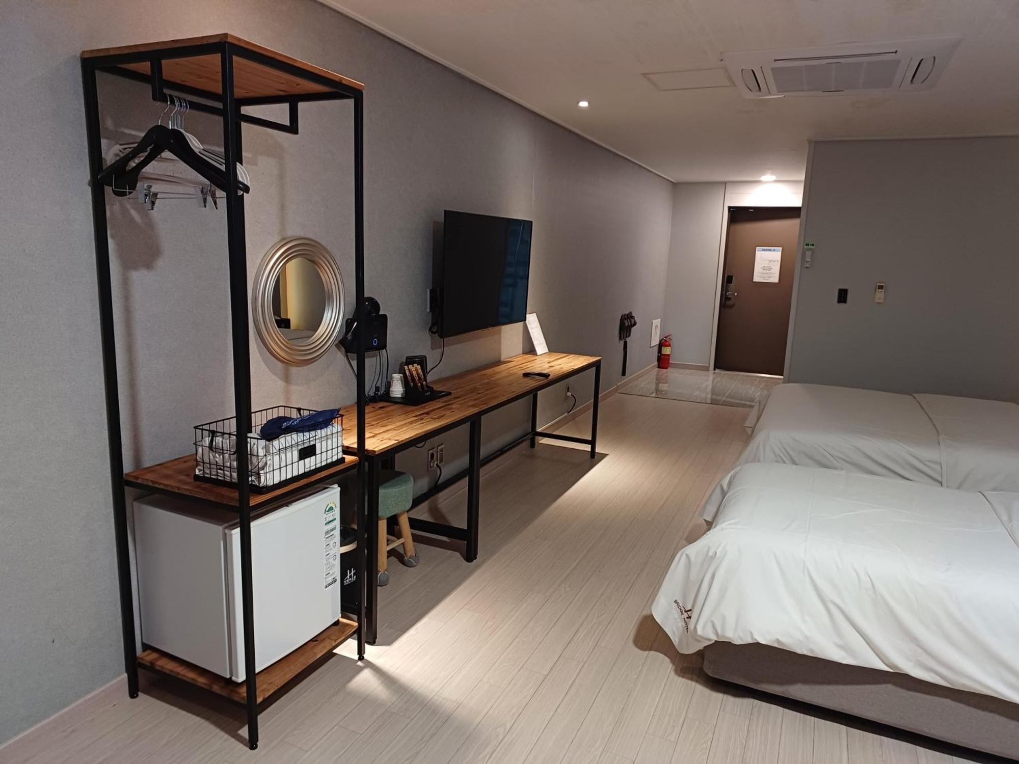 Tongyeong Bridge Hotel Exterior foto