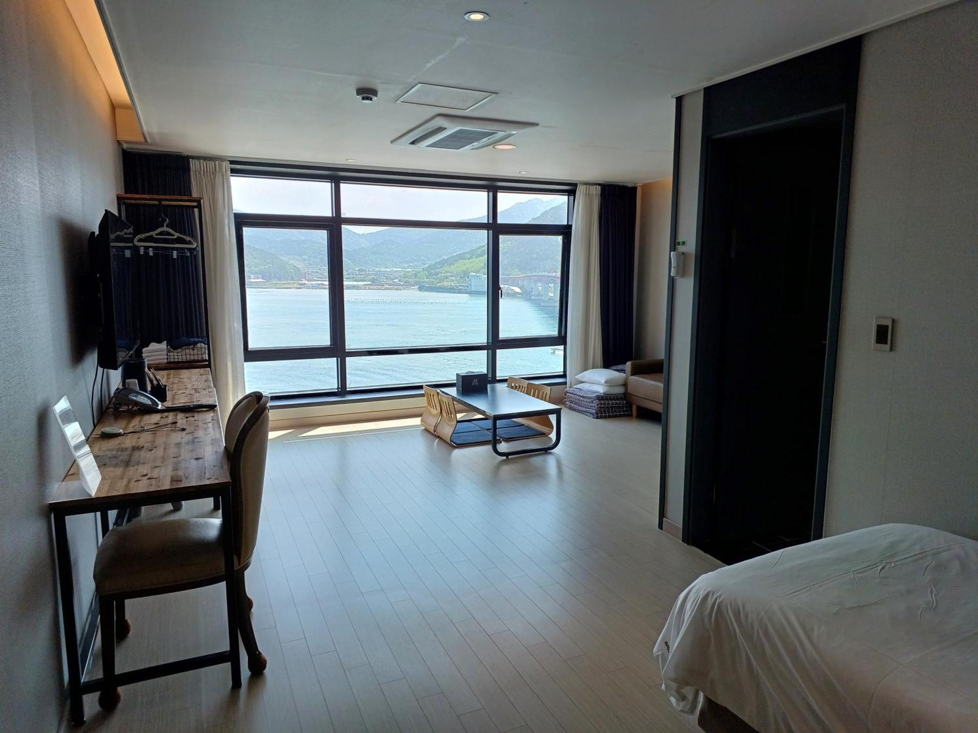 Tongyeong Bridge Hotel Exterior foto